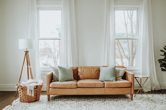 brown%20leather%20couch%20in%20living%20room brown%20leather%20couch%20in%20living%20room